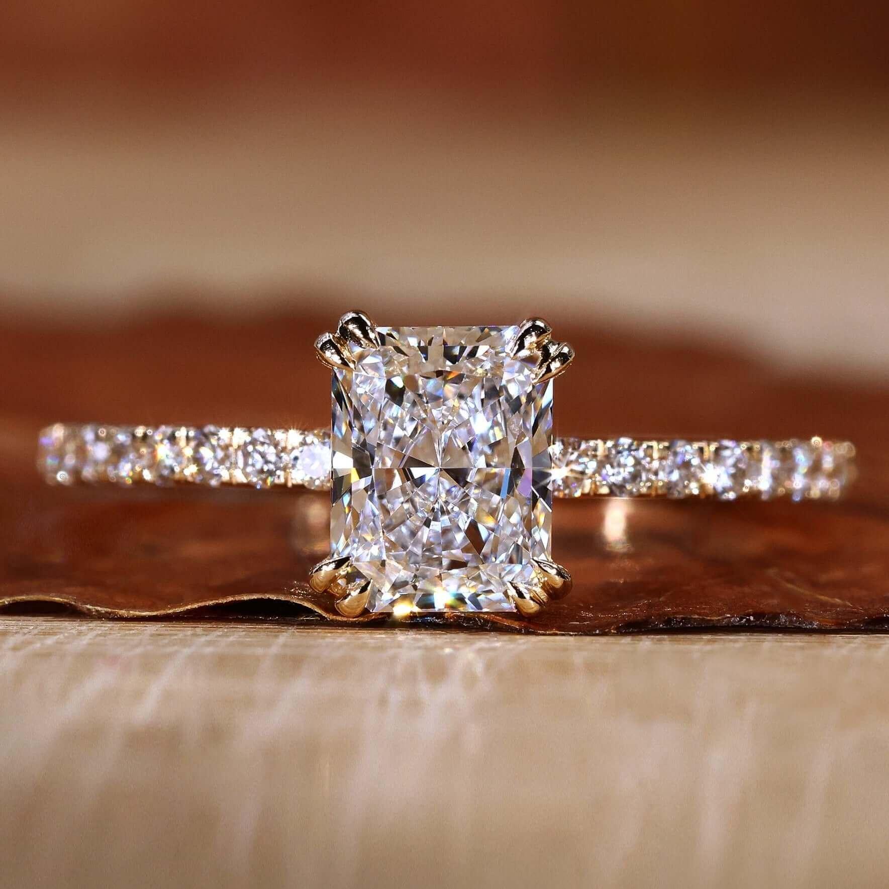 Avi & Co Radiant Round Diamond Engagement Ring